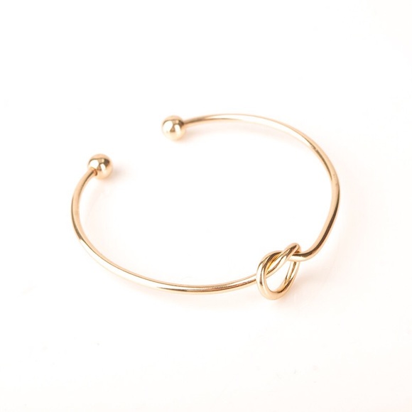 Restock Chic & Simple Knot Bracelet in Gold - Picture 5 of 5